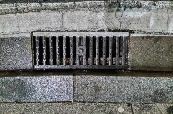 Ir a la noticia Viaqua intensifica durante o mes de outubro o plan de limpeza da rede de sumidoiros da cidade