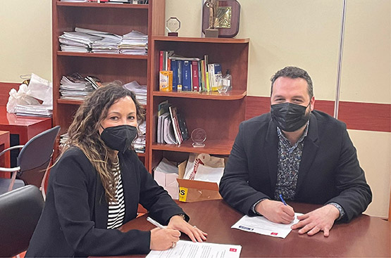 Ir a la noticia Viaqua y la Asociación Hostelería Compostela firman un convenio de colaboración