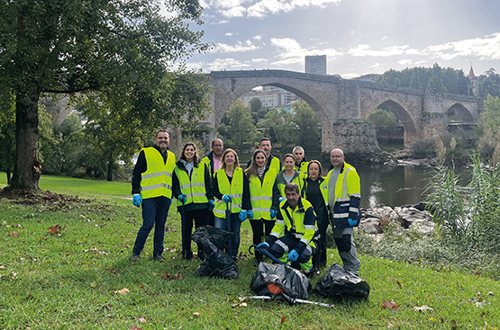 Ir a la noticia Viaqua organiza una jornada de voluntariado ambiental en la orilla del río Miño en Ourense