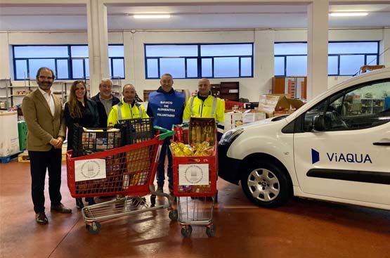 Ir a la noticia La plantilla de Viaqua recoge voluntariamente alimentos para el Banco de Alimentos de Santiago