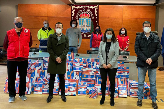 Ir a la noticia Viaqua entrega juguetes y mascarillas quirúrgicas infantiles a las familias que más lo necesitan