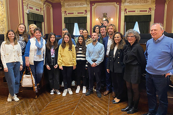 Ir a la noticia Cuatro alumnas del colegio plurilingüe Divina Pastora de Ourense fueron galardonadas en el IX Certamen Literario 'Relatos de Agua Inteligente'
